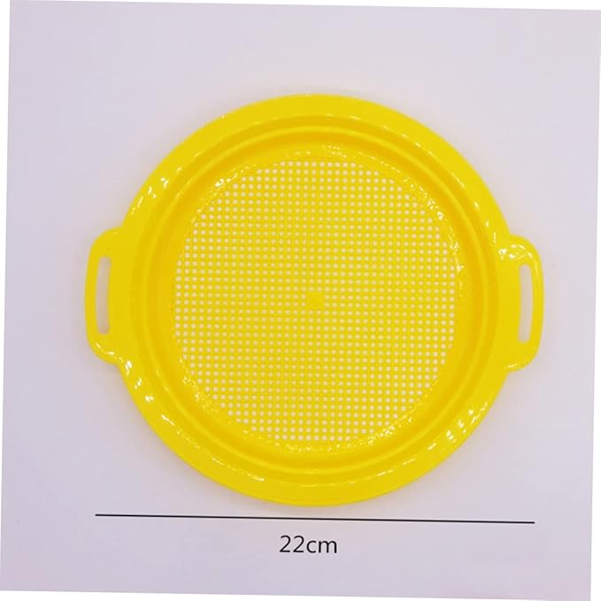 BESPORTBLE 4pcs Plastic Beach Sand Sieve for Lightweight and Sifters in Red Yellow Blue Green Outdoor Sandbox and Beach Play Accessories