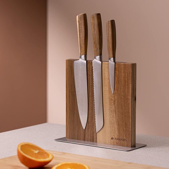 Navaris Magnetic Wooden Knife Block - Kitchen Storage with Strong Magnets for Knives & Utensils - Simple Modern Utensil Holder in Acacia Wood - 8.9" x 8.7"