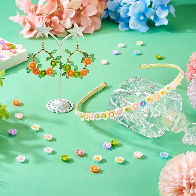 90Pcs Glow in The Dark Resin Flower Charms for Craft Daisy Flower Nail Charms Luminous Daisy Flatback Cabochons for Scrapbooking Phone Case Decor Hair Chip Fairy Garden Decor